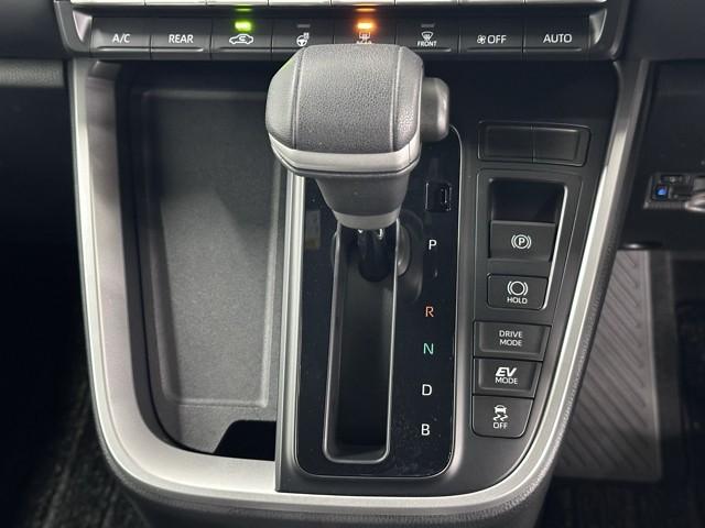 ヴォクシー ハイブリッドS-Z パワーウィンドウ DVD再生機能 インテリキー 横滑防止装置 地デジTV アクティブクルーズコントロール 1オナ フルオートエアコン リアカメラ エアバッグ ABS 100V充電 ナビTV WAC(10枚目)