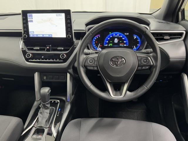 カローラクロス ハイブリッド S 衝突軽減 メモリナビ 記録簿 エアバッグ クルーズコントロール LEDヘッドライト ETC車載器 アルミホイール Bモニター スマートキー ドラレコ ナビ キーレス ミュージックプレイヤー接続可(4枚目)