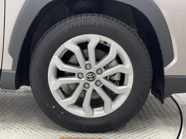 カローラクロス ハイブリッド S 衝突軽減 メモリナビ 記録簿 エアバッグ クルーズコントロール LEDヘッドライト ETC車載器 アルミホイール Bモニター スマートキー ドラレコ ナビ キーレス ミュージックプレイヤー接続可(18枚目)