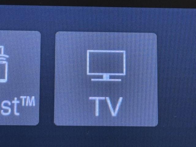 アルファード ２．５Ｓ　Ｃパッケージ　両電動ドア　Ｂモニタ　地デジ　１オーナー　ＤＶＤ再生可能　リアオートエアコン　ナビテレビ　横滑り防止　クルコン　ＡＣ１００Ｖ電源　セキュリティ　ＥＴＣ車載器　ＬＥＤヘッドライト　スマートキー　エアコン（7枚目）
