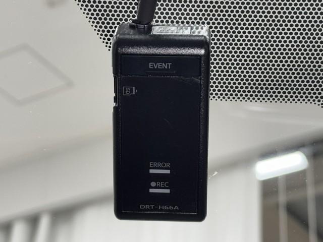 シエンタ Ｇ　ナビ・ＴＶ　スマートキープッシュスタート　アイドリングＳ　１オ－ナ－　リアカメラ　地デジフルセグ　定期点検記録簿　フルオートエアコン　パワーウィンド　ＥＴＣ　運転席エアバック　パワステ　ＤＶＤ再生可（4枚目）