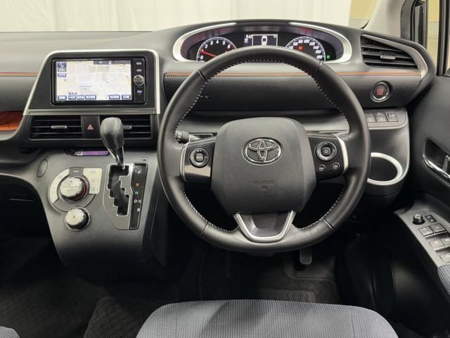 シエンタ Ｇ　ナビ・ＴＶ　スマートキープッシュスタート　アイドリングＳ　１オ－ナ－　リアカメラ　地デジフルセグ　定期点検記録簿　フルオートエアコン　パワーウィンド　ＥＴＣ　運転席エアバック　パワステ　ＤＶＤ再生可（5枚目）