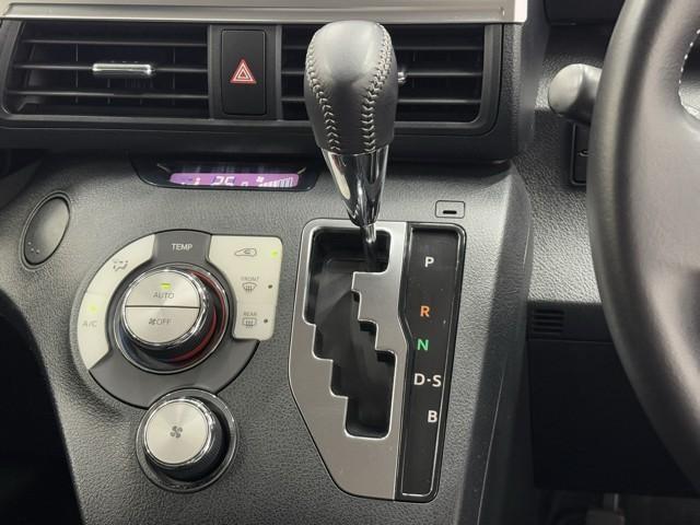 シエンタ Ｇ　ナビ・ＴＶ　スマートキープッシュスタート　アイドリングＳ　１オ－ナ－　リアカメラ　地デジフルセグ　定期点検記録簿　フルオートエアコン　パワーウィンド　ＥＴＣ　運転席エアバック　パワステ　ＤＶＤ再生可（13枚目）