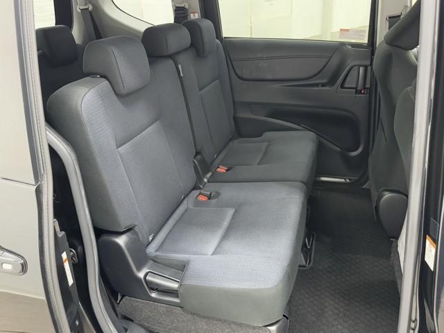 シエンタ Ｇ　ナビ・ＴＶ　スマートキープッシュスタート　アイドリングＳ　１オ－ナ－　リアカメラ　地デジフルセグ　定期点検記録簿　フルオートエアコン　パワーウィンド　ＥＴＣ　運転席エアバック　パワステ　ＤＶＤ再生可（16枚目）