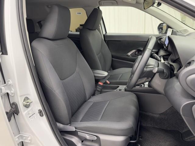 ヤリスクロス Ｇ　ＥＴＣ装備　リヤカメラ　点検記録簿　スマートエントリー　イモビライザー　オートエアコン　アルミホイール　キーレス　パワーウィンドウ　クルコン　ＡＢＳ　ドライブレコーダー　エアバッグ　パワーステアリング（14枚目）