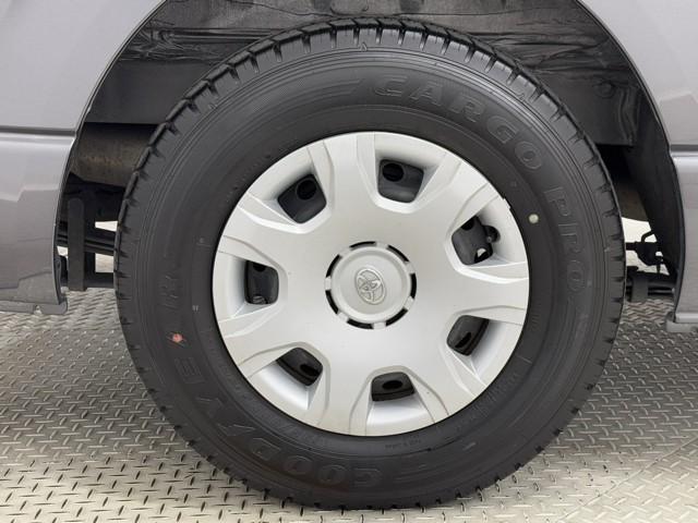 ハイエースバン スーパーＧＬ　ダークプライムＩＩ　衝突回避システム　運転席助手席エアバック　ＥＳＣ　ドライブレコーダー付　スマートエントリー　ＬＥＤライト　地デジ　エアコン　パワーウィンドウ　エアバック　キーレスエントリー　イモビライザー　ＥＴＣ付き（19枚目）