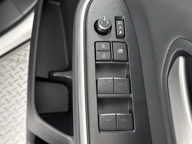 ヴォクシー ハイブリッドS-Z パワーウィンドウ DVD再生機能 インテリキー 横滑防止装置 地デジTV アクティブクルーズコントロール フルオートエアコン リアカメラ エアバッグ ABS 100V充電 ナビTV WAC キーレス(15枚目)