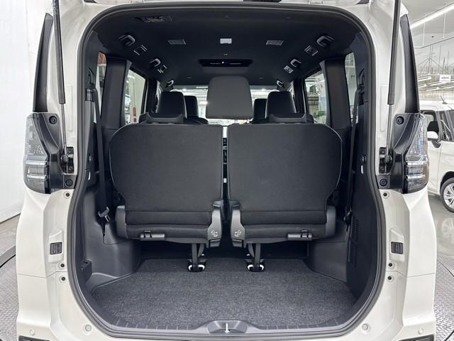 ヴォクシー ハイブリッドS-Z パワーウィンドウ DVD再生機能 インテリキー 横滑防止装置 地デジTV アクティブクルーズコントロール フルオートエアコン リアカメラ エアバッグ ABS 100V充電 ナビTV WAC キーレス(18枚目)