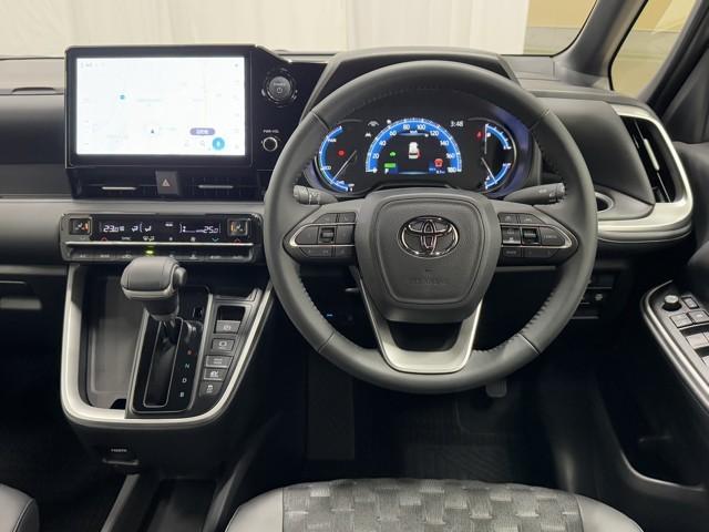 ヴォクシー ハイブリッドS-Z パワーウィンドウ DVD再生機能 インテリキー 横滑防止装置 地デジTV アクティブクルーズコントロール フルオートエアコン リアカメラ エアバッグ ABS 100V充電 ナビTV WAC キーレス(4枚目)