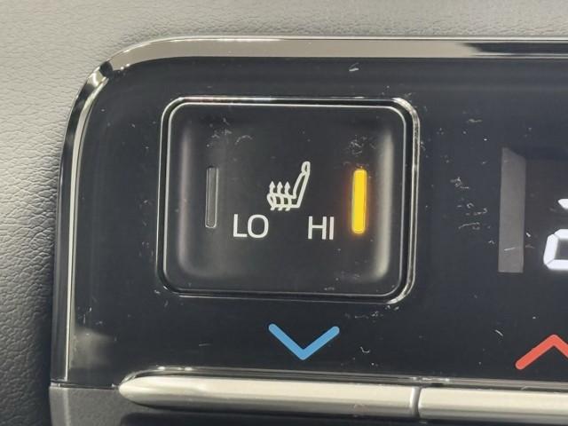 ヴォクシー ハイブリッドS-Z パワーウィンドウ DVD再生機能 インテリキー 横滑防止装置 地デジTV アクティブクルーズコントロール フルオートエアコン リアカメラ エアバッグ ABS 100V充電 ナビTV WAC キーレス(14枚目)