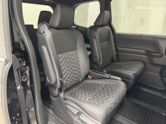 ヴォクシー ハイブリッドS-Z パワーウィンドウ DVD再生機能 インテリキー 横滑防止装置 地デジTV アクティブクルーズコントロール フルオートエアコン リアカメラ エアバッグ ABS 100V充電 ナビTV WAC キーレス(16枚目)