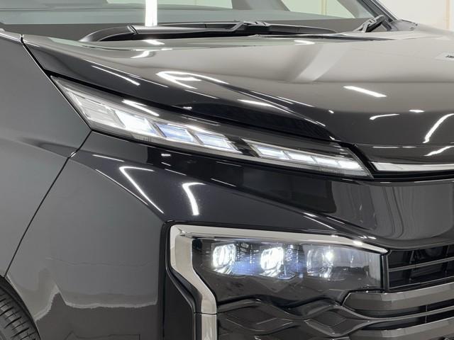 ヴォクシー ハイブリッドS-Z パワーウィンドウ DVD再生機能 インテリキー 横滑防止装置 地デジTV アクティブクルーズコントロール フルオートエアコン リアカメラ エアバッグ ABS 100V充電 ナビTV WAC キーレス(18枚目)