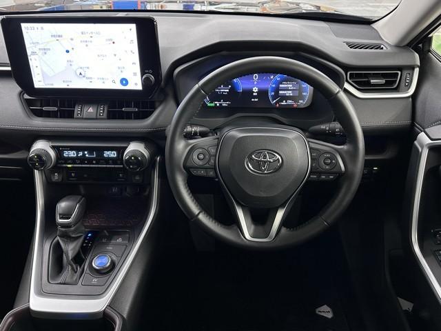 ＲＡＶ４ ハイブリッドＧ　衝突被害軽減装置　ドライブレコーダ　パノラマサンルーフ　ＡＣ１００Ｖ電源　バックモニター　整備記録簿　地デジＴＶ　ＬＥＤヘッドライト　スマキー　電動シ－ト　ＡＷＤ　ＴＶナビ　パワステ　横滑り防止装置（4枚目）