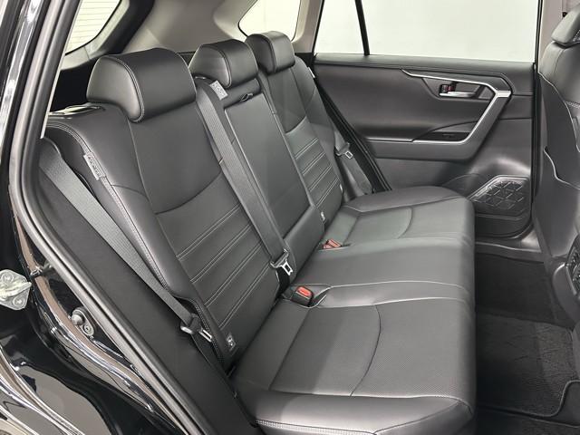 ＲＡＶ４ ハイブリッドＧ　衝突被害軽減装置　ドライブレコーダ　パノラマサンルーフ　ＡＣ１００Ｖ電源　バックモニター　整備記録簿　地デジＴＶ　ＬＥＤヘッドライト　スマキー　電動シ－ト　ＡＷＤ　ＴＶナビ　パワステ　横滑り防止装置（17枚目）