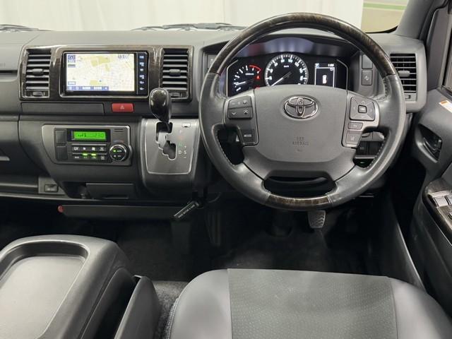 ハイエースバン スーパーGL ダークプライムII 衝突回避システム 運転席助手席エアバック ESC ドライブレコーダー付 スマートエントリー LEDライト 地デジ エアコン パワーウィンドウ エアバック キーレスエントリー イモビライザー ETC付き(4枚目)