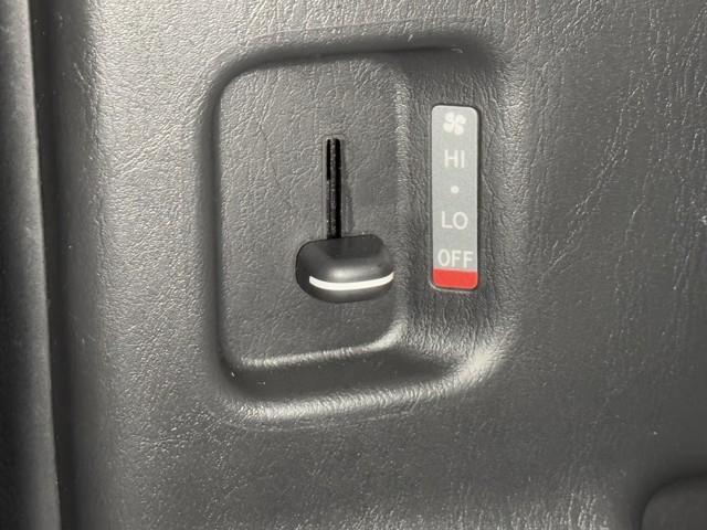 ハイエースバン スーパーGL ダークプライムII 衝突回避システム 運転席助手席エアバック ESC ドライブレコーダー付 スマートエントリー LEDライト 地デジ エアコン パワーウィンドウ エアバック キーレスエントリー イモビライザー ETC付き(11枚目)