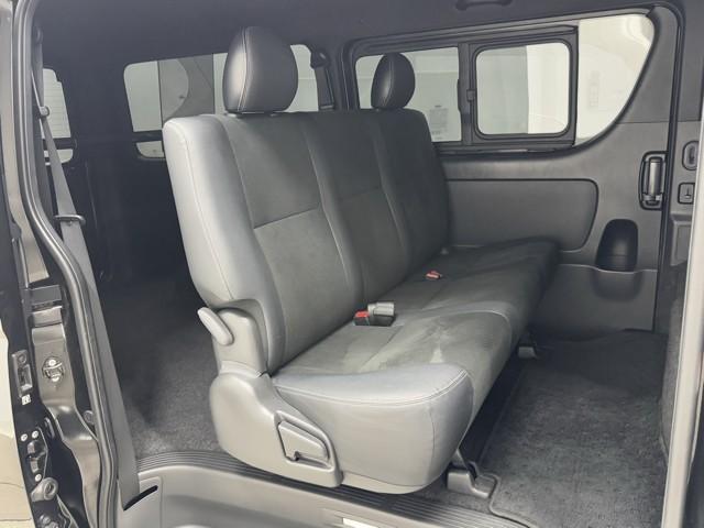 ハイエースバン スーパーGL ダークプライムII 衝突回避システム 運転席助手席エアバック ESC ドライブレコーダー付 スマートエントリー LEDライト 地デジ エアコン パワーウィンドウ エアバック キーレスエントリー イモビライザー ETC付き(17枚目)