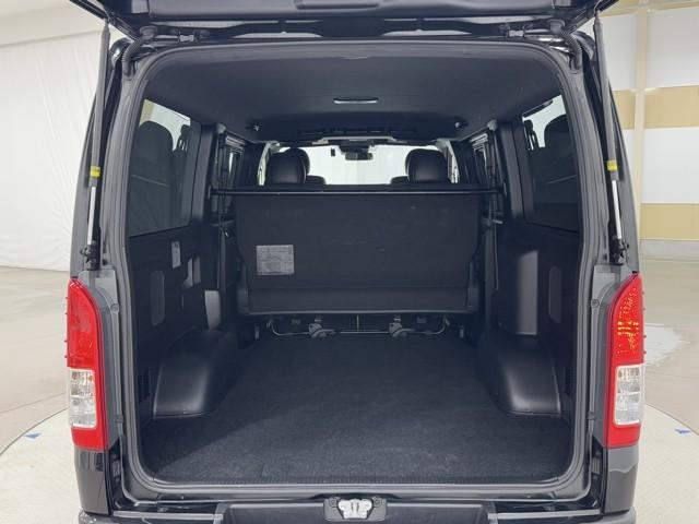 ハイエースバン スーパーGL ダークプライムII 衝突回避システム 運転席助手席エアバック ESC ドライブレコーダー付 スマートエントリー LEDライト 地デジ エアコン パワーウィンドウ エアバック キーレスエントリー イモビライザー ETC付き(18枚目)