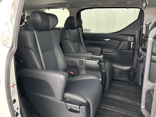 アルファードハイブリッド ＳＲ　Ｃパッケージ　点検記録簿　サンル－フ　バックモニター　オートエアコン　ＬＥＤ　横滑り防止機能　ＡＢＳ　イモビ　ＡＣ１００Ｖ電源　アルミ　ドライブレコーダー　ナビ＆ＴＶ　４ＷＤ　ミュージックプレイヤー接続可　Ｐシート（17枚目）