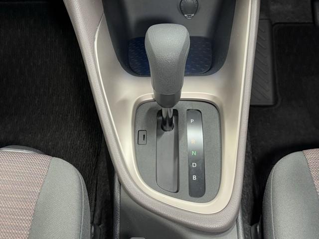 ヤリス ハイブリッドＧ　サイドエアバッグ　スマートキ　ナビ　Ｂモニター　ドライブレコーダー　ＥＴＣ車載器　横滑り防止装置　クルコン　セキュリティアラーム　メディアプレイヤー接続　パワステ　点検記録簿　メモリーナビゲーション（12枚目）