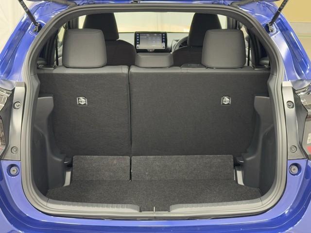 ヤリス ハイブリッドＧ　サイドエアバッグ　スマートキ　ナビ　Ｂモニター　ドライブレコーダー　ＥＴＣ車載器　横滑り防止装置　クルコン　セキュリティアラーム　メディアプレイヤー接続　パワステ　点検記録簿　メモリーナビゲーション（17枚目）