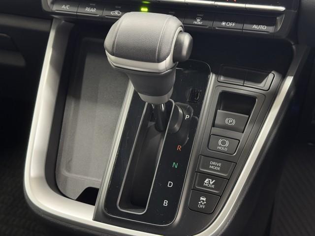 ノア ハイブリッドS-G 両電動ドア 衝突回避ブレーキ イモビ クルコン バックガイドモニター 横滑り防止装置 LEDヘッドライト ドライブレコーダー キーレス スマートキー 3列シート ETC オートエアコン(8枚目)