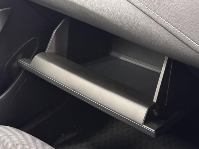 カローラツーリング ハイブリッド　Ｓ　インテリジェントクリアランスソナー　Ｒカメラ　ＡＡＣ　ＬＥＤライト　メディアプレイヤー接続　１オーナー車　横滑防止装置　整備記録簿　クルコン　ＥＴＣ車載器　キーフリーシステム　スマートキー　イモビ（9枚目）