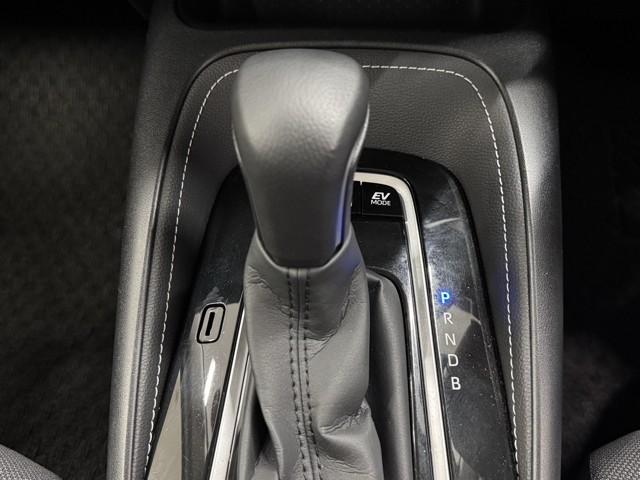 カローラツーリング ハイブリッド　Ｓ　インテリジェントクリアランスソナー　Ｒカメラ　ＡＡＣ　ＬＥＤライト　メディアプレイヤー接続　１オーナー車　横滑防止装置　整備記録簿　クルコン　ＥＴＣ車載器　キーフリーシステム　スマートキー　イモビ（12枚目）