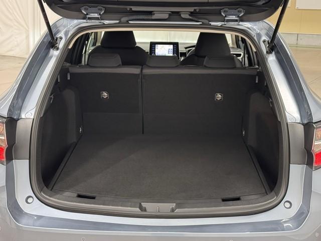 カローラツーリング ハイブリッド　Ｓ　インテリジェントクリアランスソナー　Ｒカメラ　ＡＡＣ　ＬＥＤライト　メディアプレイヤー接続　１オーナー車　横滑防止装置　整備記録簿　クルコン　ＥＴＣ車載器　キーフリーシステム　スマートキー　イモビ（16枚目）