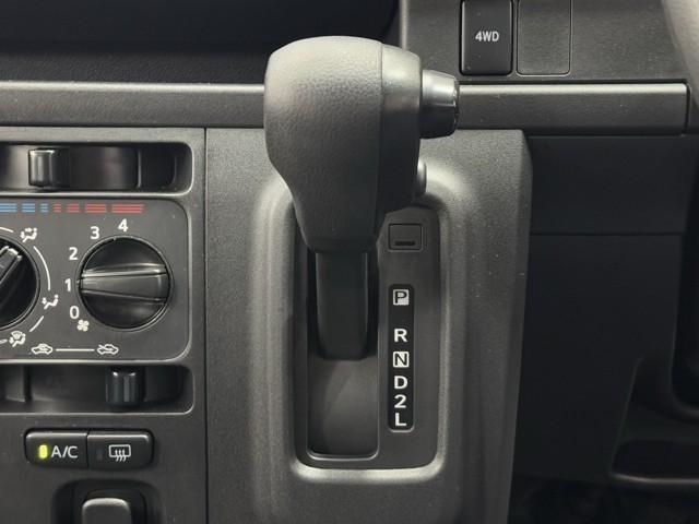 ピクシスバン スペシャルクリーンバージョン　ＳＡＩＩＩ　メモリーナビ・ワンセグ・バックカメラ・ＥＴＣ・４ＷＤ・オートマ（12枚目）