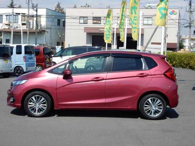 フィットハイブリッド ＨＹＢＲＩＤ・Ｌ　Ｈｏｎｄａ　ＳＥＮＳＩＮＧ　車検整備付き　ナビＴＶバックカメラ　Ｂｌｕｅｔｏｏｔｈ　ＤＶＤ再生　ドライブレコーダー（10枚目）