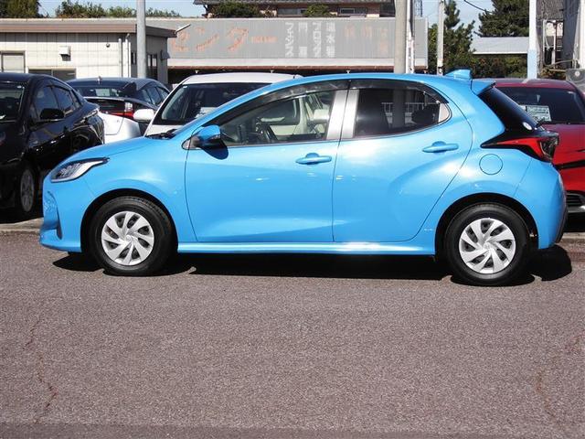 ヤリス G バックモニタ- 誤発進抑制機能 1オーナー車 スマートキー 盗難防止装置 LEDヘッドライト 横滑り防止機能 キーレス オートエアコン メモリーナビ ABS 運転席エアバック サイドエアバッグ ナビ(7枚目)