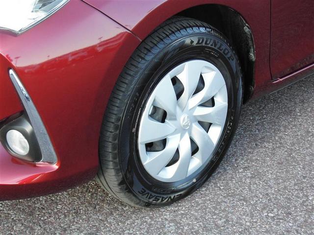 ヴィッツ ハイブリッドＦ　アミー　ＴＳＳ　ＬＥＤヘッドライト　スマートキー　バックモニター　オートエアコン　フルセグＴＶ　エアバッグ　盗難防止装置　ＡＢＳ　キーレス　ミュージックプレイヤー接続可　ワンオーナー　横滑り防止機能（7枚目）