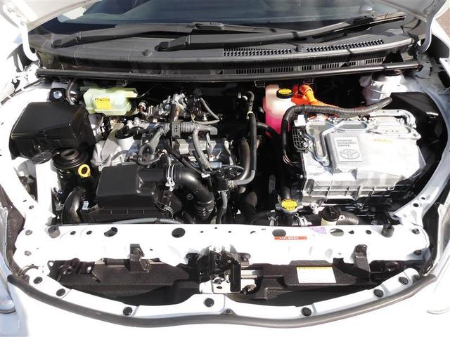 アクア Ｇブラックソフトレザーセレクション　Ｗエアバッグ　スマ－トキ－　ナビＴＶ　イモビ　地デジテレビ　整備記録簿　Ｒカメラ　１オーナー　ＡＵＴＯエアコン　ＤＶＤ再生機能　ＥＳＣ　ＥＴＣ　キーレス　ＰＳ　メモリナビ　ＡＢＳ　ＰＷ　エアバック（8枚目）