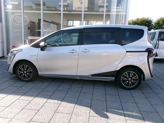 シエンタ ハイブリッドG ブレーキサポート LEDライト Bカメラ 地デジ DVD キーフリー スマキー 横滑り防止システム メモリナビ ナビTV ETC イモビライザー 運転席エアバック アルミホイール フルオートエアコン(17枚目)