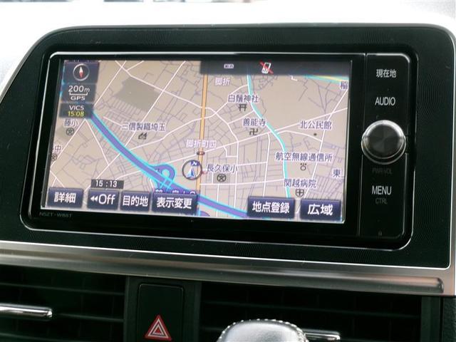 純正ナビを装備。タッチパネル式で使いやすく、お出かけもラクラクです。