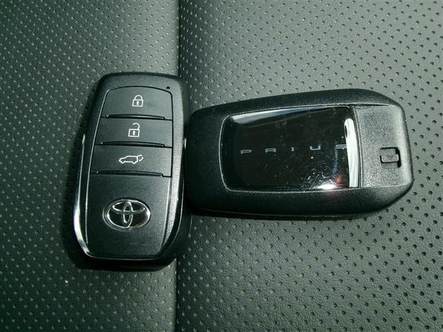 プリウス Ｚ　リアカメラ　プリクラッシュ　１オーナ　メモリナビ　ＡＣ１００Ｖ電源　ＬＥＤランプ　ナビ・ＴＶ　オートクルーズ　アルミホイール　ドライブレコーダ　ＡＣ　運転席エアバッグ　横滑り防止装置　ＥＴＣ付　ＡＢＳ（39枚目）