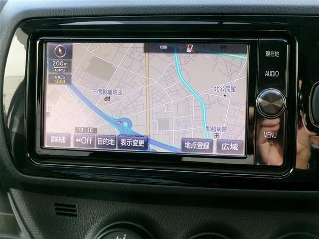 ヴィッツ F セキュリティ アイドリングストップ車 パワーウィンドウ エアバック Wエアバック エアコン 横滑り防止装置 スマートキー キーレスキー フルセグ パワステ DVD再生 ナビ・TV ABS ワンオーナー(8枚目)