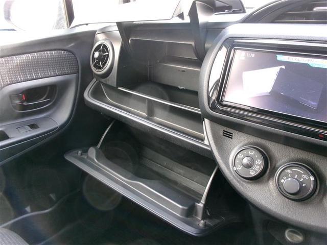 ヴィッツ F セキュリティ アイドリングストップ車 パワーウィンドウ エアバック Wエアバック エアコン 横滑り防止装置 スマートキー キーレスキー フルセグ パワステ DVD再生 ナビ・TV ABS ワンオーナー(10枚目)