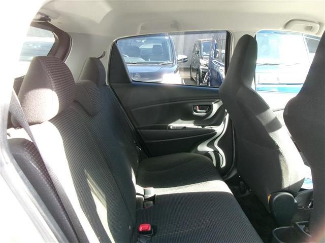 ヴィッツ F セキュリティ アイドリングストップ車 パワーウィンドウ エアバック Wエアバック エアコン 横滑り防止装置 スマートキー キーレスキー フルセグ パワステ DVD再生 ナビ・TV ABS ワンオーナー(18枚目)