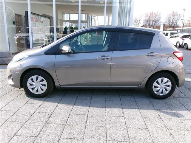 ヴィッツ F セキュリティ アイドリングストップ車 パワーウィンドウ エアバック Wエアバック エアコン 横滑り防止装置 スマートキー キーレスキー フルセグ パワステ DVD再生 ナビ・TV ABS ワンオーナー(20枚目)