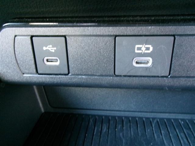 プリウス Ｚ　リアカメラ　プリクラッシュ　１オーナ　ＬＥＤランプ　オートクルーズ　アルミホイール　ＡＣ　運転席エアバッグ　横滑り防止装置　ＥＴＣ付　盗難防止システム　パワーウインドウ　ＴＶ　キーレス　ＡＢＳ（30枚目）