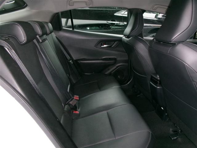 プリウス Ｚ　リアカメラ　プリクラッシュ　１オーナ　メモリナビ　ＬＥＤランプ　ナビ・ＴＶ　オートクルーズ　アルミホイール　ＡＣ　運転席エアバッグ　横滑り防止装置　ＥＴＣ付　盗難防止システム　パワーウインドウ　ＡＢＳ（8枚目）