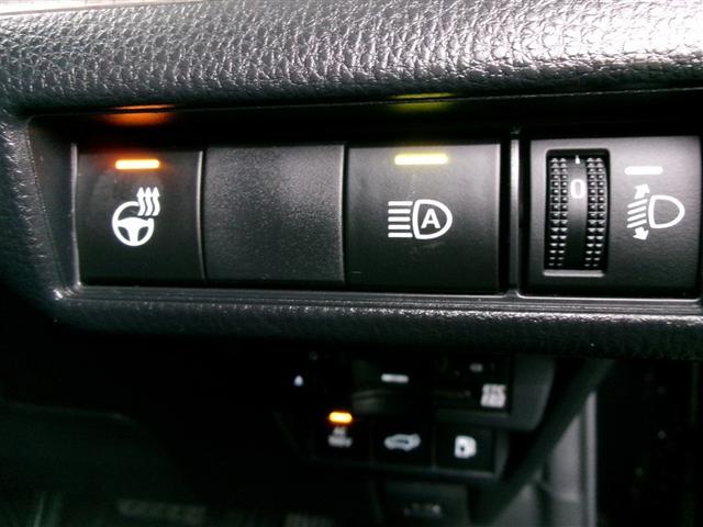 プリウス Ｚ　リアカメラ　プリクラッシュ　１オーナ　ＬＥＤランプ　オートクルーズ　アルミホイール　ＡＣ　運転席エアバッグ　横滑り防止装置　ＥＴＣ付　盗難防止システム　パワーウインドウ　ＴＶ　キーレス　ＡＢＳ（25枚目）