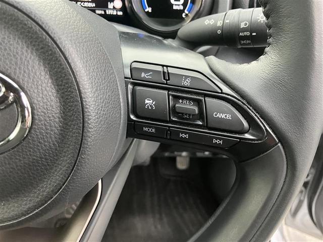 ヤリス ハイブリッドＺ　ＰＣＳ　整備記録簿　地デジ　ＡＷ　Ｂカメラ　アイドリングストップ車　ドラレコ付　ＬＥＤランプ　スマキー　ＥＴＣ付き　メディアプレイヤー接続　ナビＴＶ　ＶＳＣ　パワステ　１オナ車　クルコン　キーフリー（21枚目）
