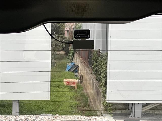 ヴォクシー ハイブリッドZS 煌III ドライブレコーダ 地デジTV リヤカメラ 1オナ車 Wエアコン スマートキー ミュージックプレイヤー接続可 DVD再生可 クルコン VSC キーレス アルミホイール ナビ&TV LEDヘッドランプ(27枚目)