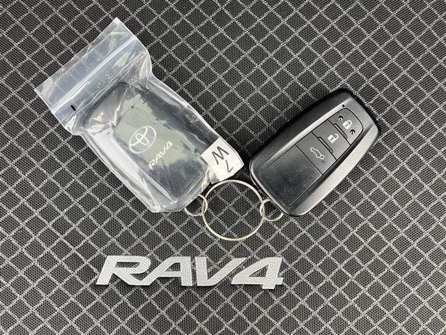 ＲＡＶ４ ハイブリッドＧ　衝突被害軽減装置　ドライブレコーダ　ＡＣ１００Ｖ電源　ワンオーナ－　バックモニター　整備記録簿　地デジＴＶ　ＬＥＤヘッドライト　スマキー　電動シ－ト　ＡＷＤ　ＴＶナビ　パワステ　横滑り防止装置　ＡＡＣ（32枚目）