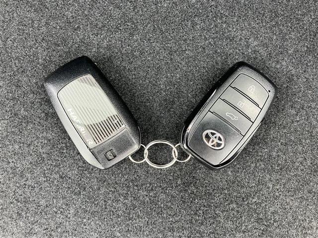 ハリアー Z 盗難防止 地デジ 横滑防止装置 リアビューカメラ ヘッドライトLED アルミホイール 点検記録簿 Wエアバッグ キーレス スマートキ- サイドエアバッグ エアコン ナビ&TV パワステ エアバッグ(29枚目)