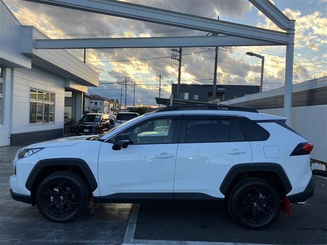 RAV4 アドベンチャー オフロードパッケージII 横滑り防止装置 地デジ 衝突被害軽減ブレーキ バックモニター メモリーナビ ワンオーナー アルミホイール オートクルーズコントロール LEDヘッドランプ フルタイム4WD 記録簿 盗難防止システム(8枚目)