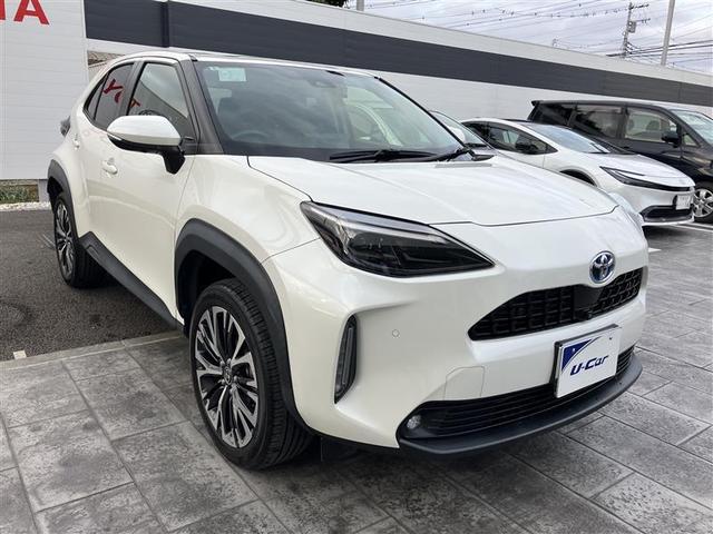 ヤリスクロス ハイブリッドＺ　ドライブレコーダ　インテリジェントキー　アルミホイル　ＬＥＤライト　１オ－ナ－　リアカメラ　ナビ　クルーズコントロール　整備記録簿　横滑り防止システム　メモリーナビゲーション　電動シ－ト　パワステ（6枚目）